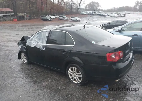 2007 Volkswagen Jetta Wolfsburg Edition z USA, uszkodzony, nr VIN 3VWEF71K57M135234